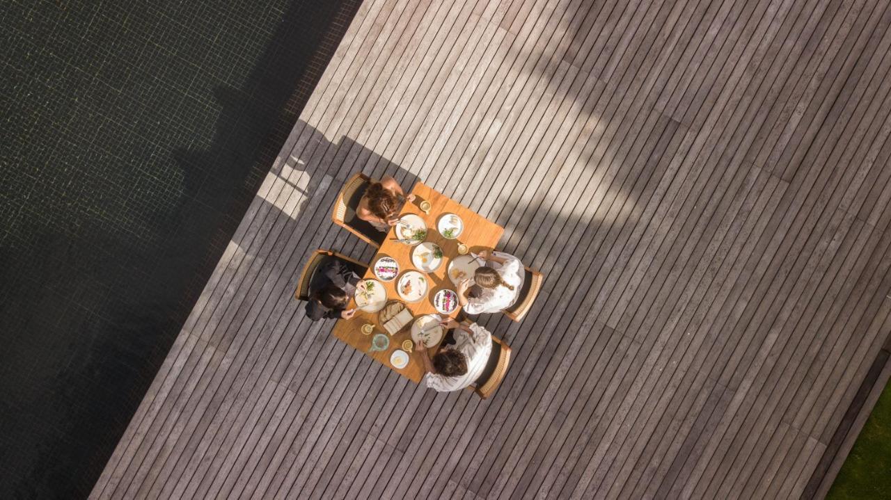 Innit Lombok Ekas Bagian luar foto