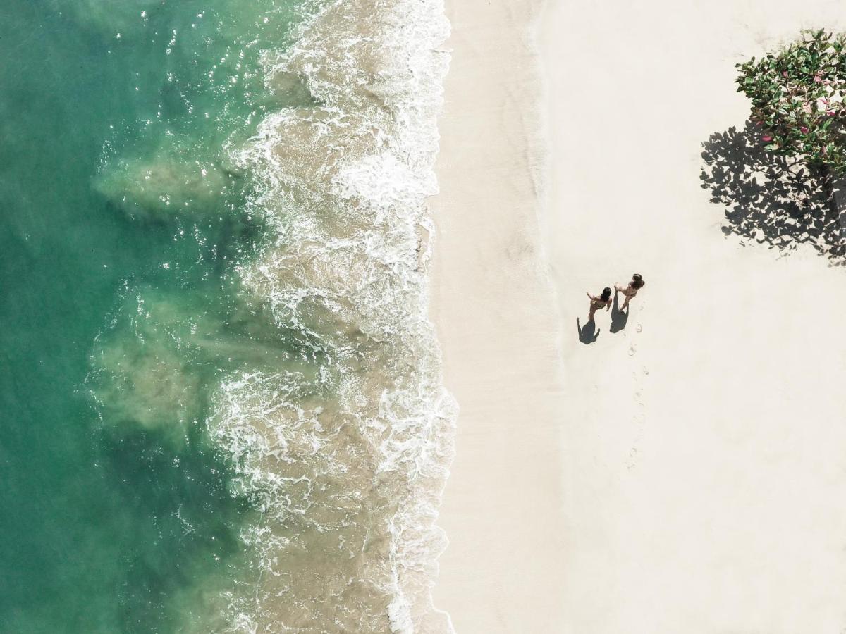 Innit Lombok Ekas Bagian luar foto